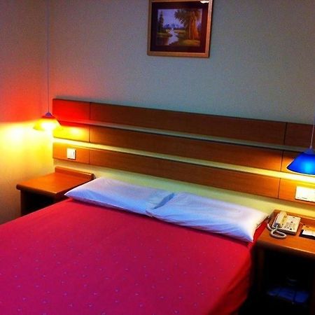 Home Inn Hotel Guiyang Fushui Middle Road Exterior foto